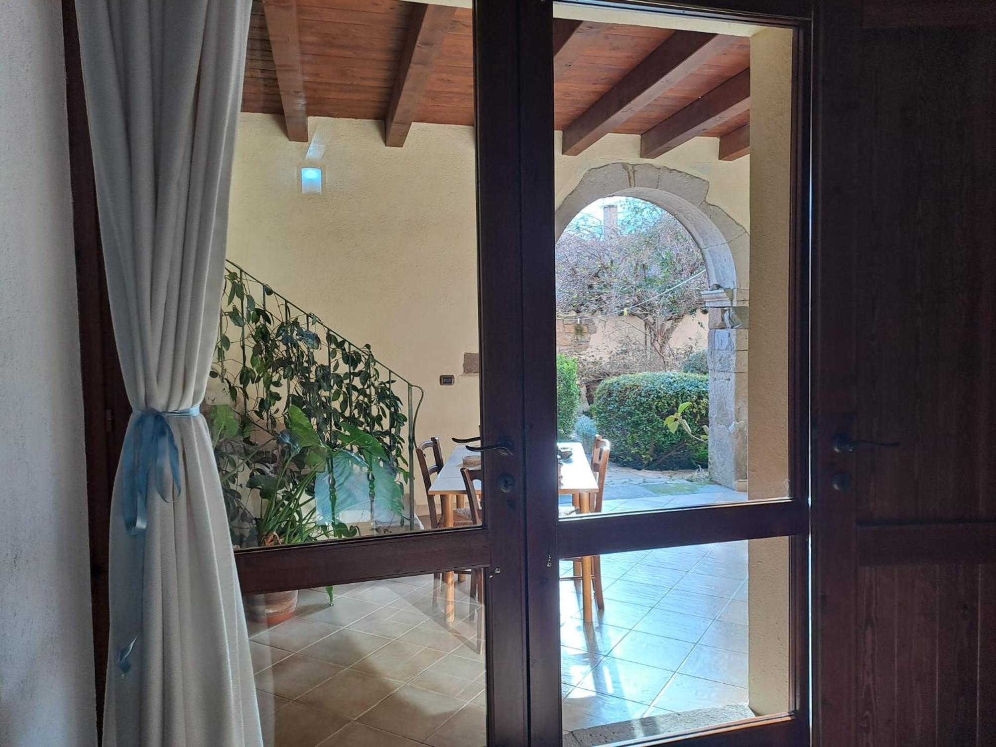 B&B S'Omu Antiga Nureci Экстерьер фото