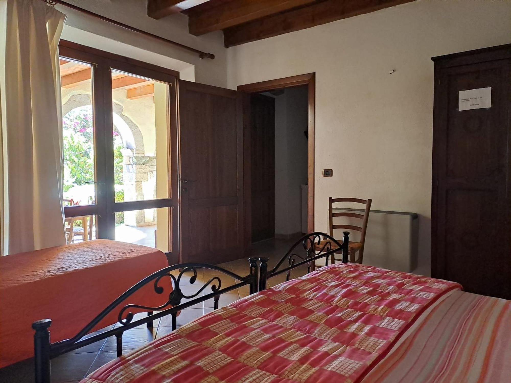 B&B S'Omu Antiga Nureci Экстерьер фото